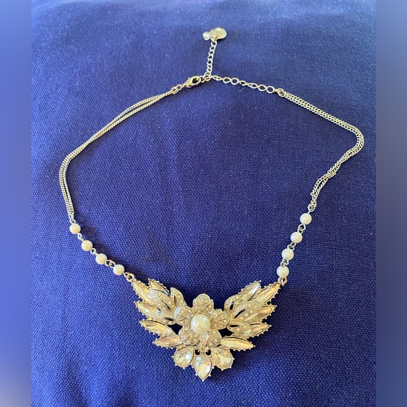 Betsey Johnson Jewelry - Betsey Johnson statement necklace